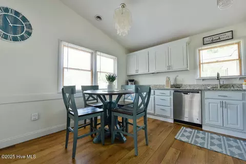 110 King Ct, Kill Devil Hills, NC 27948 photo 7