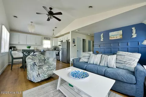 110 King Ct, Kill Devil Hills, NC 27948 photo 5