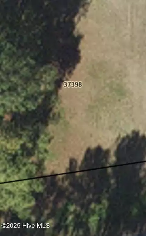 859 Nc 102 E, Ayden, NC 28513