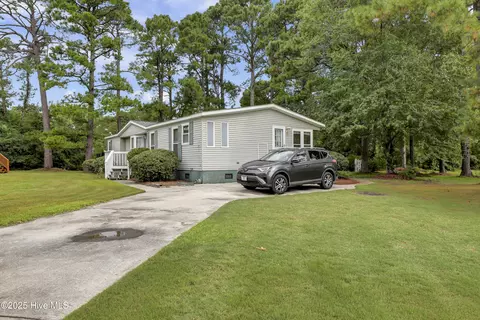 107 Plank Ct, Hampstead, NC 28443