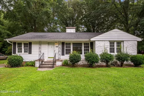 1608 Longwood Dr, Greenville, NC 27858