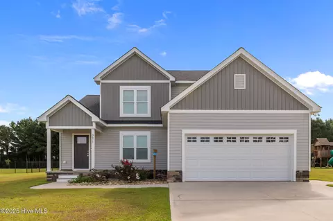 3671 Bellflower Dr, Ayden, NC 28513