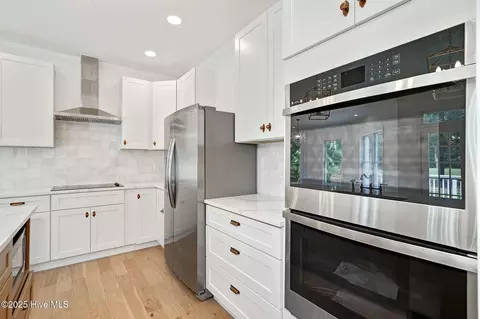 Kitchen - 173 Firefly Dr, Wallace, NC 28466 photo 3 of 4