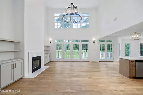 Living - 173 Firefly Dr, Wallace, NC 28466 photo 1 of 3