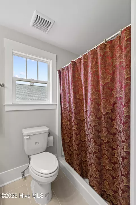 Bath - 56 W Singing Ave, Hampstead, NC 28443 photo 4 of 5