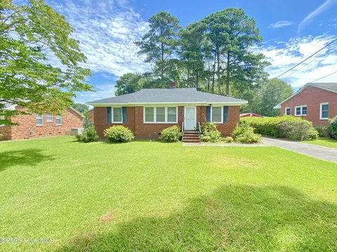 742 Cavalier Cir, Kinston, NC 28501