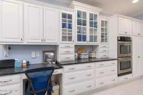 Kitchen - 400 Island Dr, Chocowinity, NC 27817 photo 2 of 12