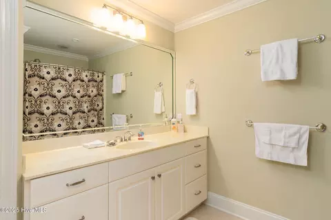 Bath - 400 Island Dr, Chocowinity, NC 27817 photo 13 of 14