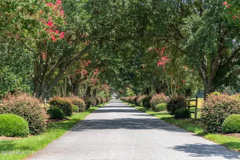 400 Island Dr, Chocowinity, NC 27817