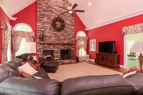Living - 400 Island Dr, Chocowinity, NC 27817 photo 4 of 4