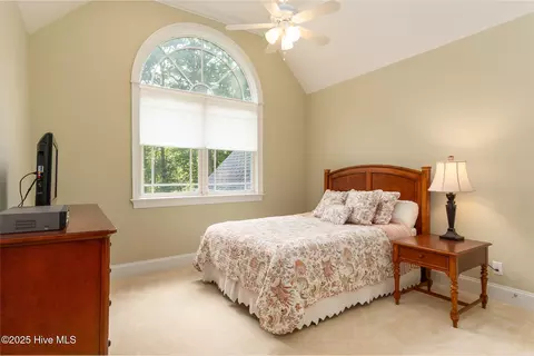 Bedroom - 400 Island Dr, Chocowinity, NC 27817 photo 6 of 8