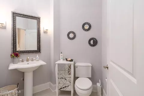 Bath - 400 Island Dr, Chocowinity, NC 27817 photo 1 of 14