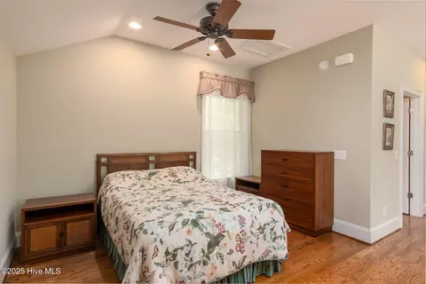 Bedroom - 400 Island Dr, Chocowinity, NC 27817 photo 8 of 8