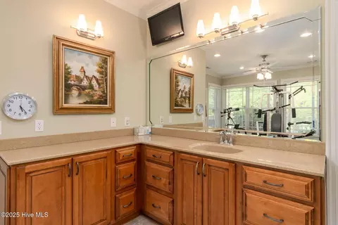 Bath - 400 Island Dr, Chocowinity, NC 27817 photo 6 of 14