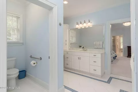 Bath - 400 Island Dr, Chocowinity, NC 27817 photo 2 of 14