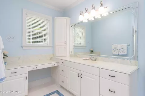 Bath - 400 Island Dr, Chocowinity, NC 27817 photo 4 of 14