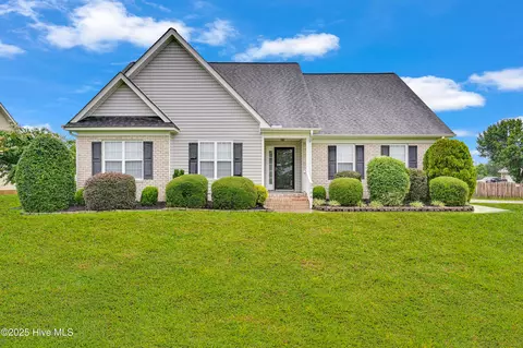 2706 Gregory Ct, Winterville, NC 28590