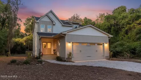 544 S Stephens St, Southern Pines, NC 28387