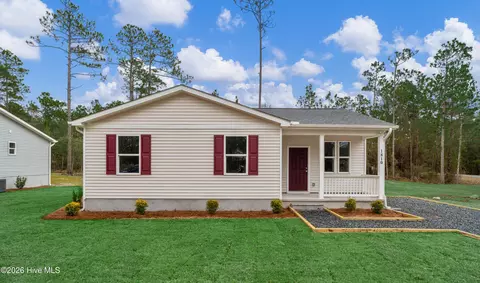 1810 Raeford Rd, Southport, NC 28461