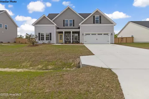 811 Tupelo Tree Dr, Hubert, NC 28539