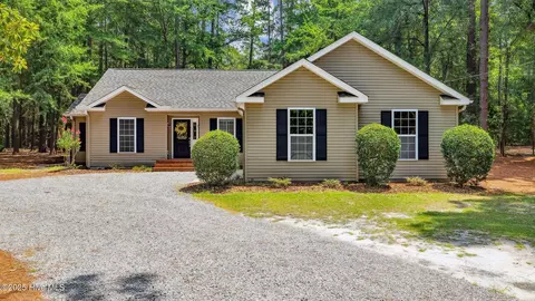 1735 W Pennsylvania Ave, Southern Pines, NC 28387