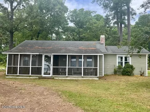 Exterior - 743 Island View Rd, Bath, NC 27808 photo 2 of 9