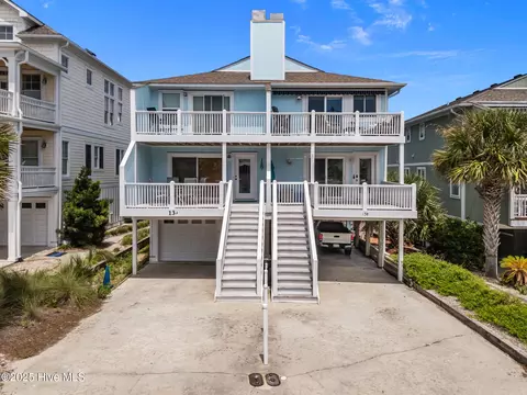 13 E Columbia St #B, Wrightsville Beach, NC 28480