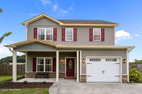 110 High Cottage Ln, Richlands, NC 28574