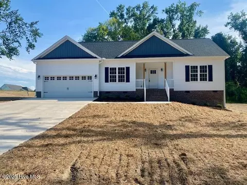213 Willowbrook Dr, Pikeville, NC 27863