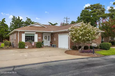 112 Bay Club Cir, Morehead City, NC 28557