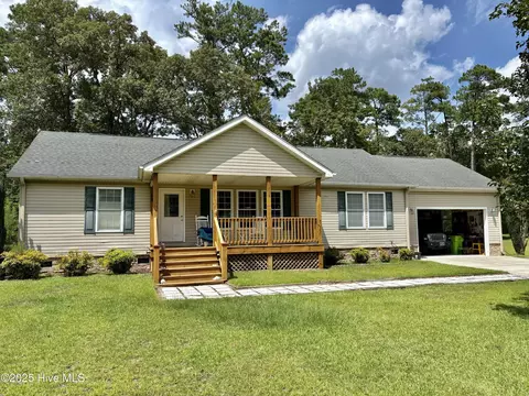 127 Blue Heron Dr, New Bern, NC 28560