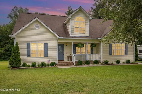 270 W Silverado Ct, Kenly, NC 27542