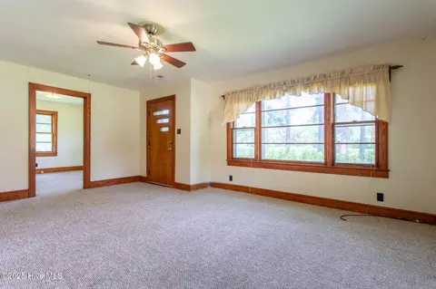 Living - 128 Old Us 17n, Windsor, NC 27983 photo 2 of 2