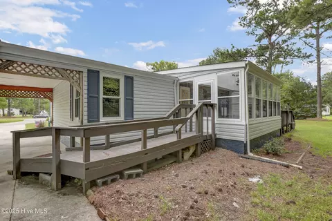 105 Navy Ct, Hampstead, NC 28443 photo 24