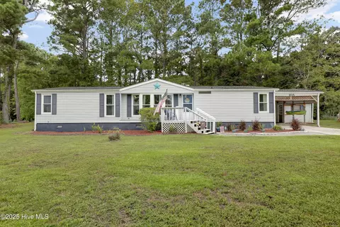 105 Navy Ct, Hampstead, NC 28443 photo 2