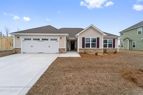 104 Sanctuary St, Jacksonville, NC 28546