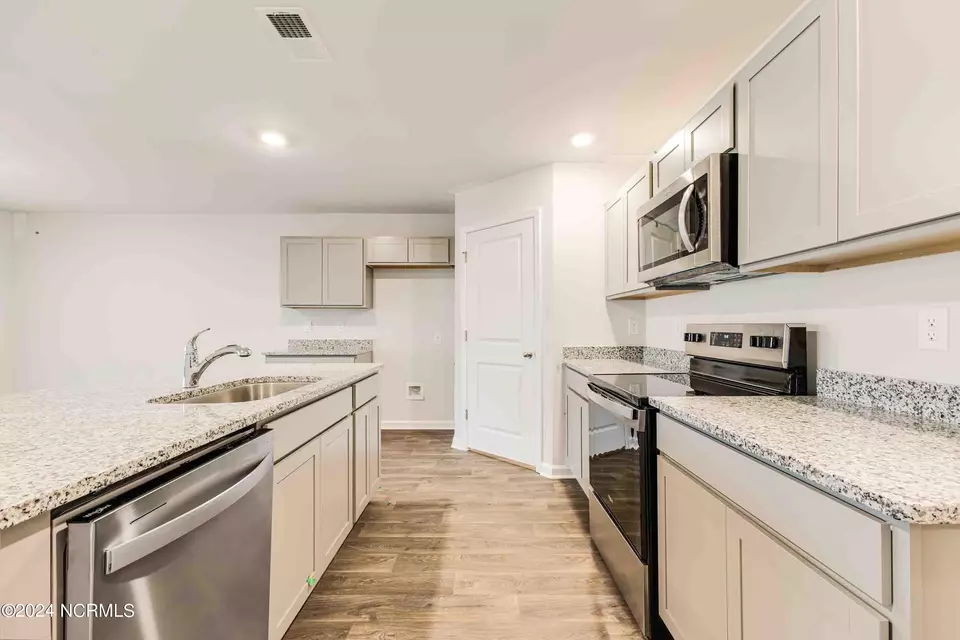  250 Red Vineyard Way #LOT 8, Jacksonville, NC 28546 photo 5