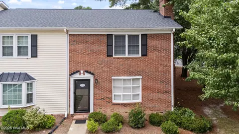 100 David Dr #E14, Greenville, NC 27858