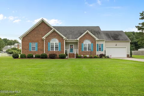 200 W Raintree Ln, Goldsboro, NC 27534