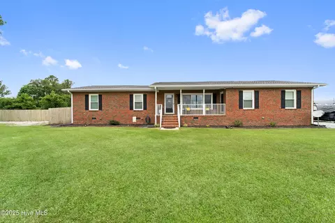 3244 Catherine Lake Rd, Chinquapin, NC 28521