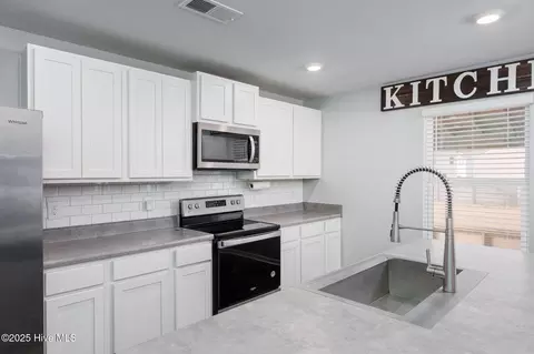 67 Fresh Air Dr, Hampstead, NC 28443 photo 8