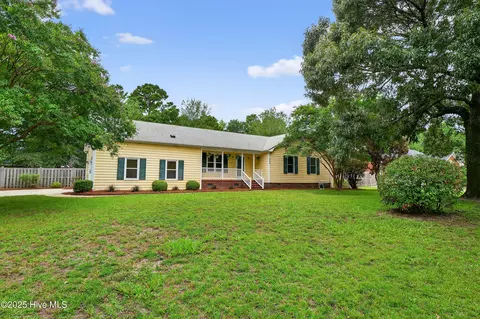 7301 Featherstone Ct, Wilmington, NC 28411