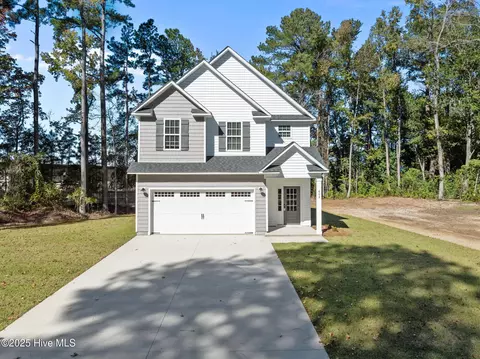 604 Club Pines Dr, Greenville, NC 27834