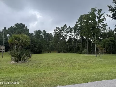 2325 Caracara Dr, New Bern, NC 28560