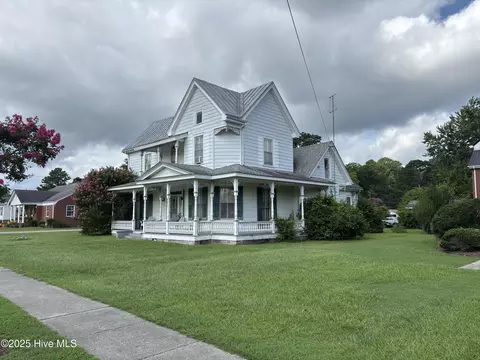201 N Main St, Winton, NC 27986