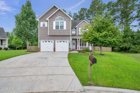105 Kingswood Ct, Jacksonville, NC 28546