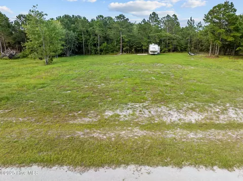 134 Merry Ln, Holly Ridge, NC 28445