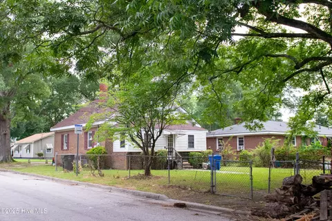 Exterior - 913 Faison St E, Wilson, NC 27893 photo 3 of 3