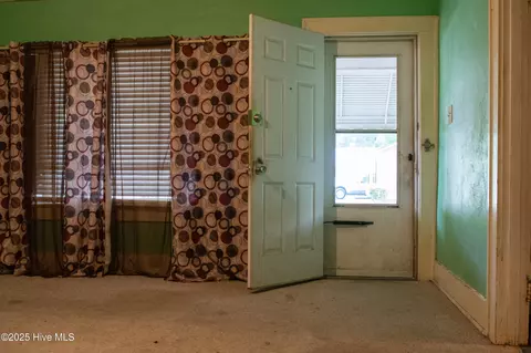 Entry Way - 913 Faison St E, Wilson, NC 27893 photo 1 of 2