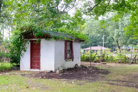 Exterior - 913 Faison St E, Wilson, NC 27893 photo 2 of 3